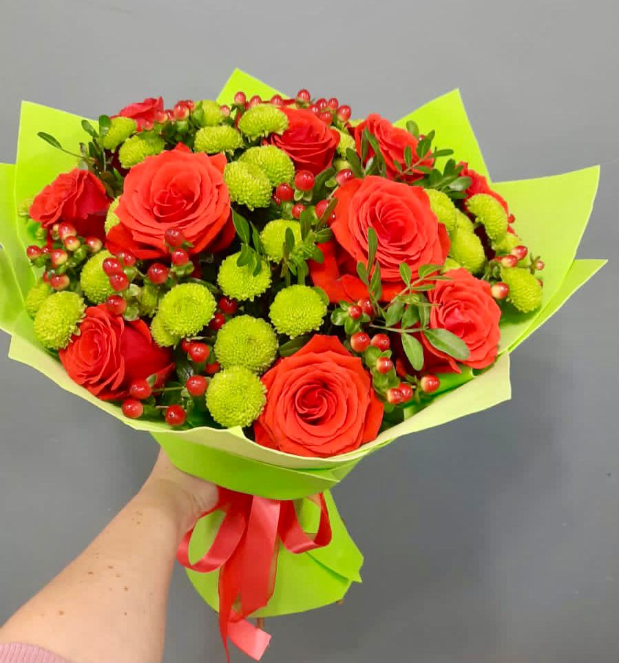 Букет цветов из: Хризантемы и Розы в Пудоже