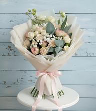 Букет цветов из:  Розы и Лизиантусы в Пудоже