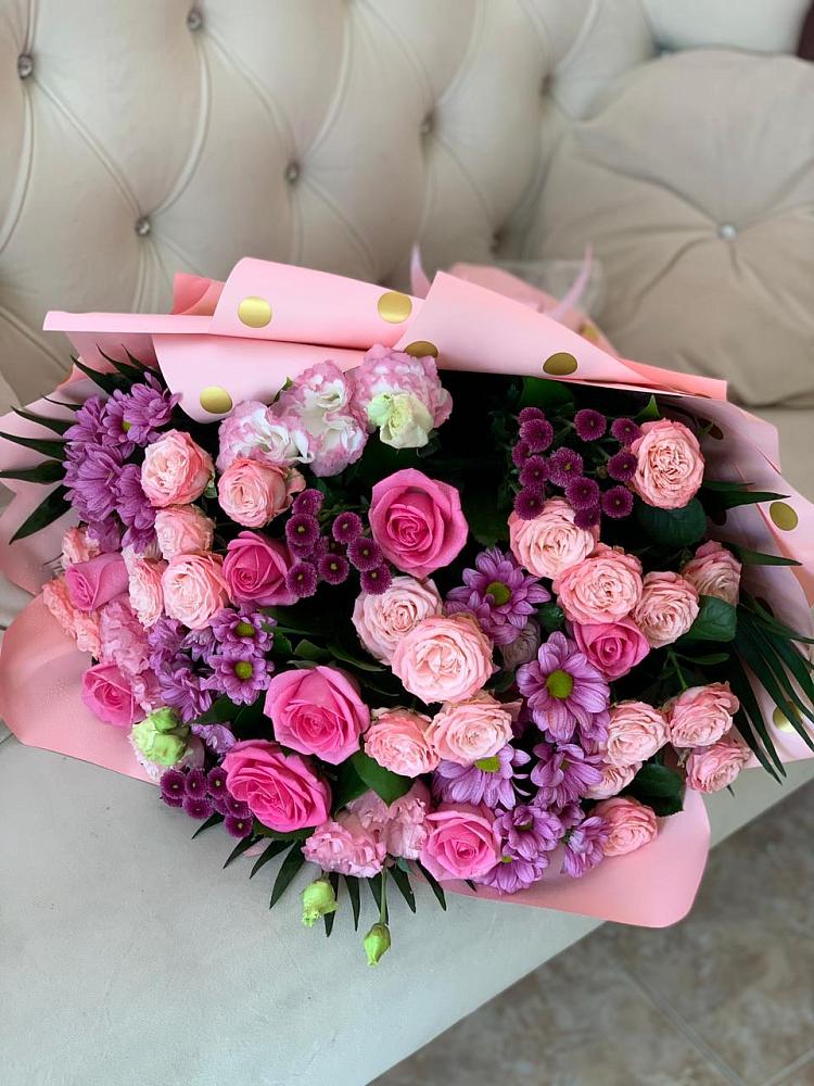 Букет цветов из: Хризантемы, Розы и Лизиантусы в Пудоже