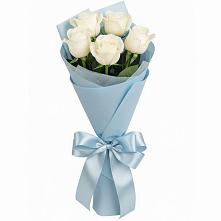 Букет 5 Белых роз Проуд в Пудоже