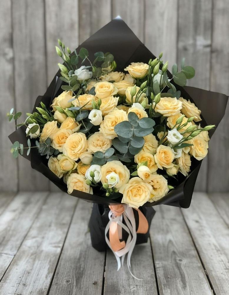 Букет цветов из: Розы и Лизиантусы в Пудоже