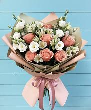 Букет цветов из:  Розы, Альстромерии и Лизиантусы в Пудоже