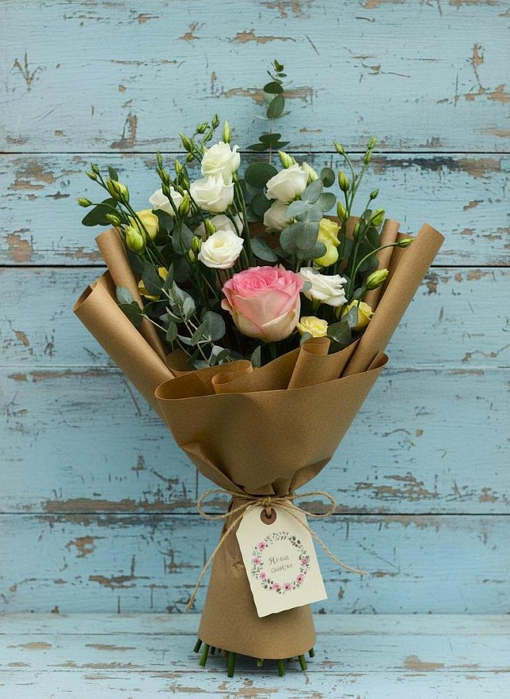 Букет цветов из: Розы и Лизиантусы в Пудоже