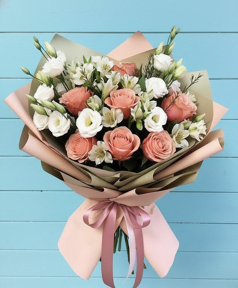 Букет цветов из: Розы, Альстромерии и Лизиантусы в Пудоже