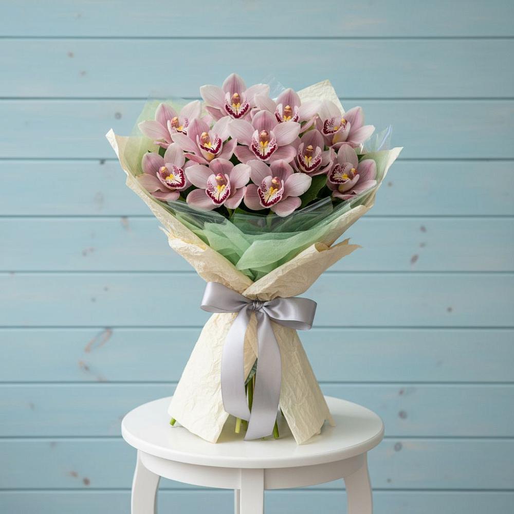 Букет цветов из: Орхидеи и Розы в Пудоже