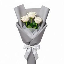 Букет 3 белые розы в Пудоже
