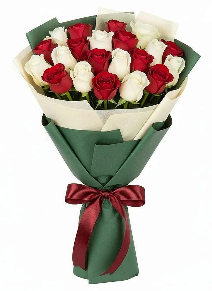 Букет Микс из красных и белых роз в Пудоже