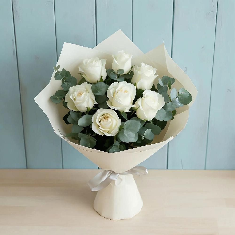 Букет Белые розы в Эвкалипте в Пудоже