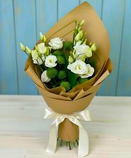 Букет цветов из:  Хризантемы и Лизиантусы в Пудоже