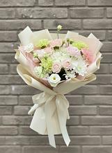 Букет цветов из:  Гвоздики, Розы, Лизиантусы и Хризантемы в Пудоже