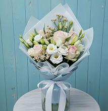 Букет цветов из:  Розы и Лизиантусы в Пудоже