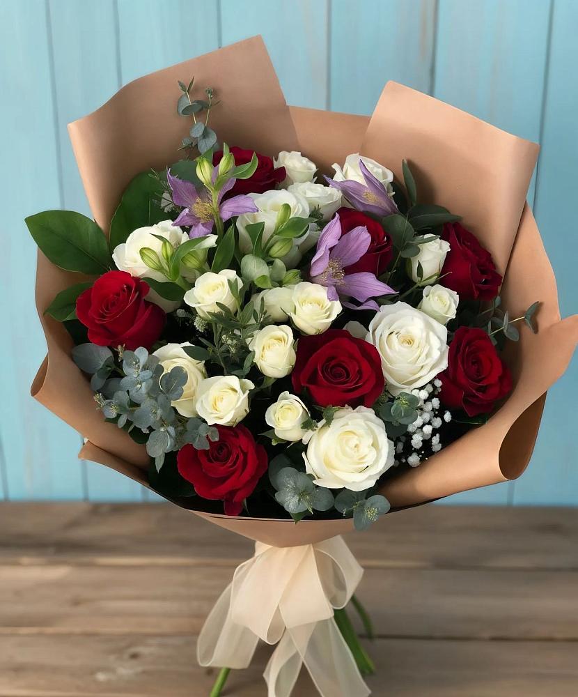 Букет цветов из: Розы и Альстромерии в Пудоже