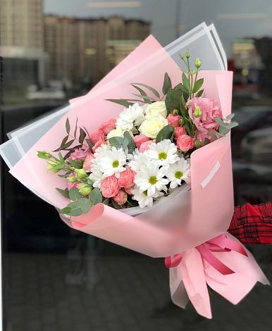 Букет цветов из: Розы, Лизиантусы и Хризантемы в Пудоже